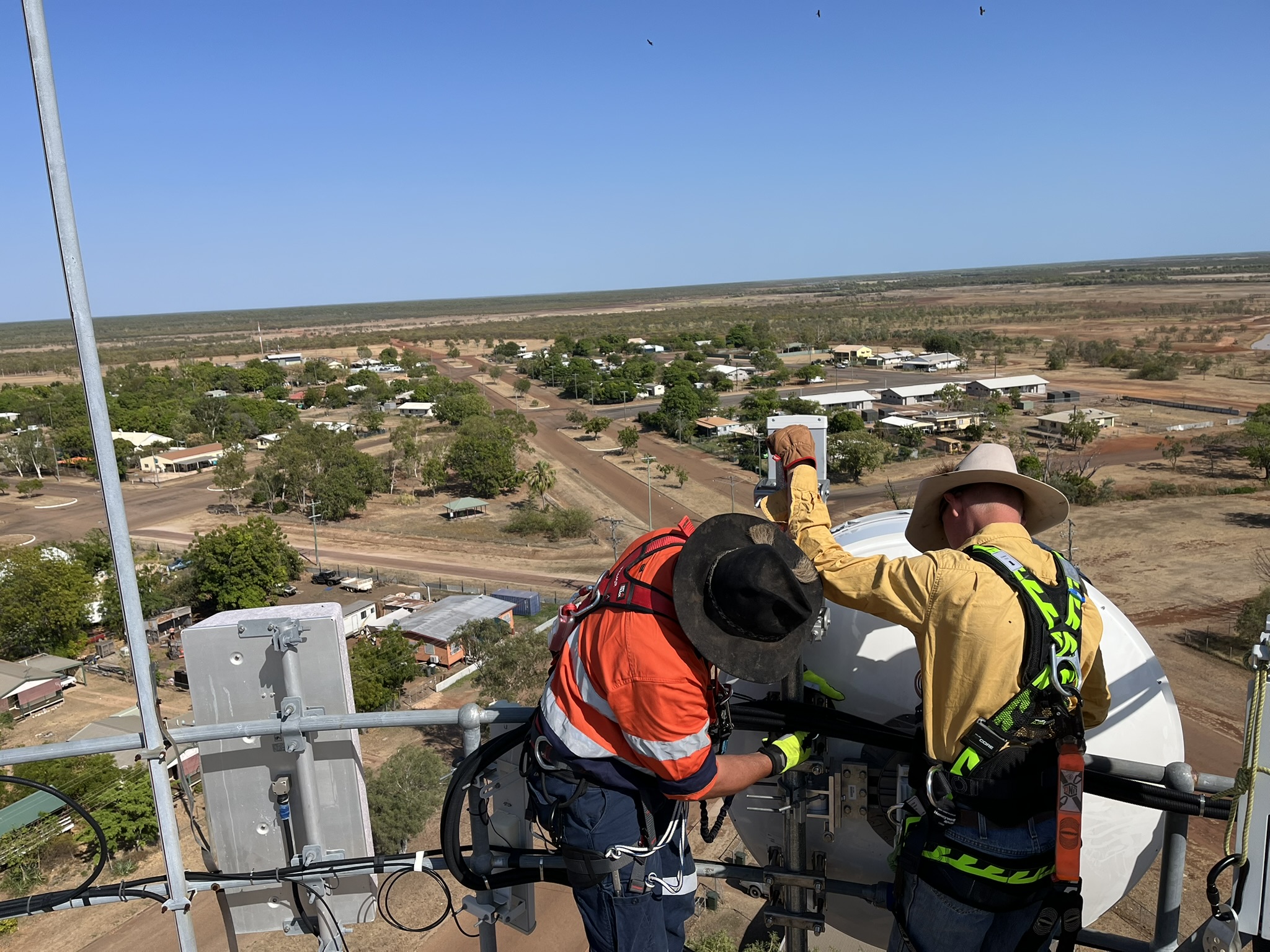 Wi-Sky QLD team working on tower installation